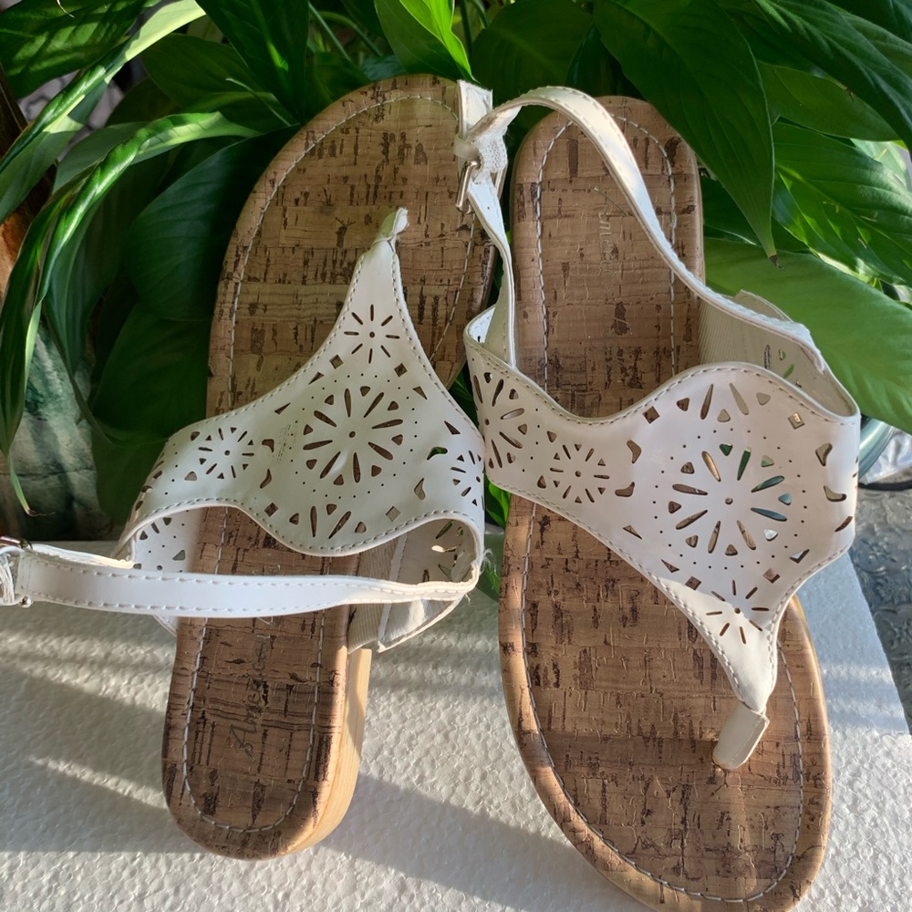 American Eagle Patent Leather Look Sandals - Picture 1 of 7